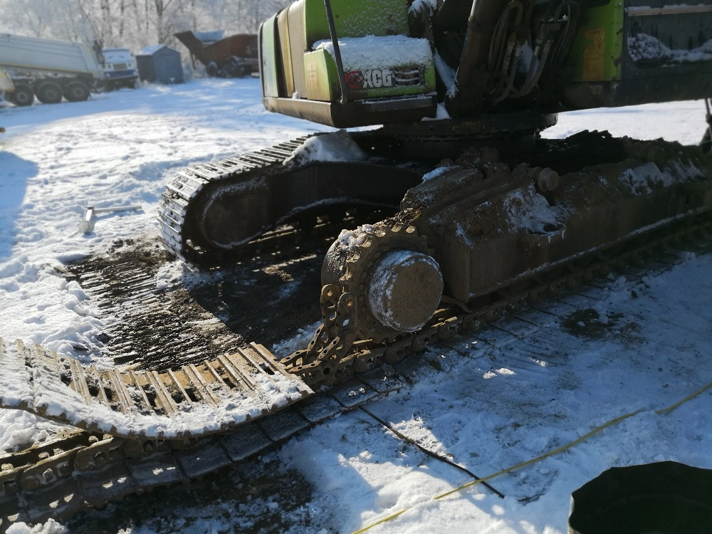 XCG 240 típusú kotrógép csillagkerekek kicserélése - Ketten Gép