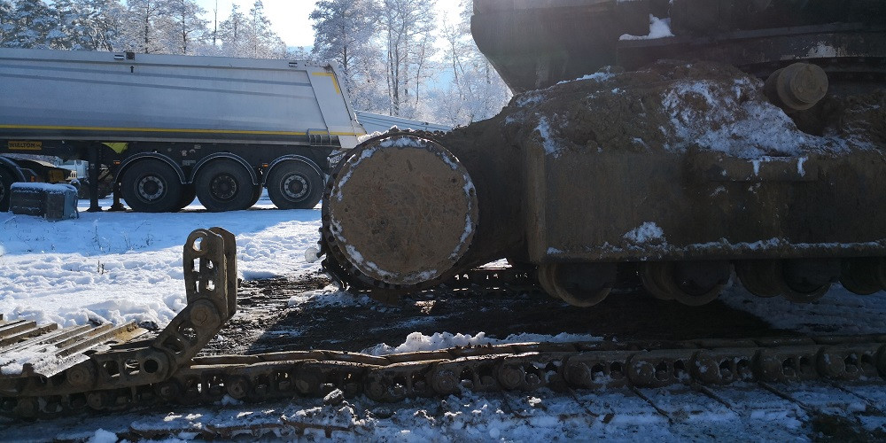 XCG 240 típusú kotrógép javítása - Ketten Gép